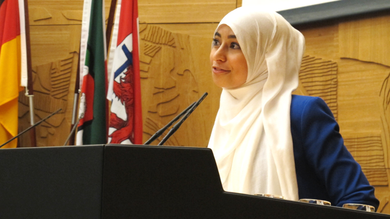 Politik_Jugendrat_Ikram_Quelle_Michael_Hein.jpg - Der Jugendrat legt los - Jugendrat Düsseldorf Politik_Jugendrat_Ikram_Quelle_Michael_Hein.jpg - Der Jugendrat legt los - Jugendrat Düsseldorf