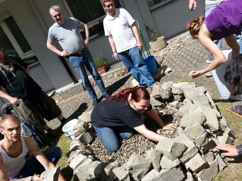 20130615_140108OT_Ritterstrasse_Anna_stift.jpg - Graffiti, Skateboards und Gärten in drei Tagen - BDKJ 20130615_140108OT_Ritterstrasse_Anna_stift.jpg - Graffiti, Skateboards und Gärten in drei Tagen - BDKJ