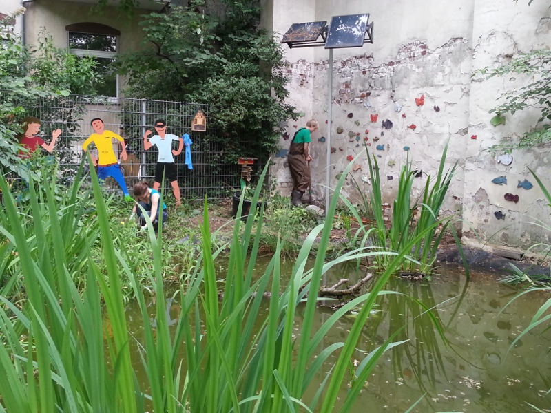 20130614_151439_spieloase_suitbertus.jpg - Graffiti, Skateboards und Gärten in drei Tagen - BDKJ 20130614_151439_spieloase_suitbertus.jpg - Graffiti, Skateboards und Gärten in drei Tagen - BDKJ