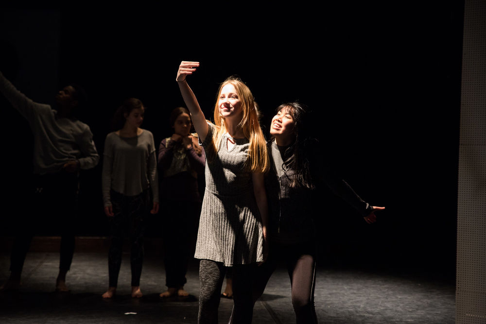 Elbers_Zhukov_Haiangriffe_Credit Christian Herrmann_018.jpg - Das Theater der Digital Natives Elbers_Zhukov_Haiangriffe_Credit Christian Herrmann_018.jpg - Das Theater der Digital Natives