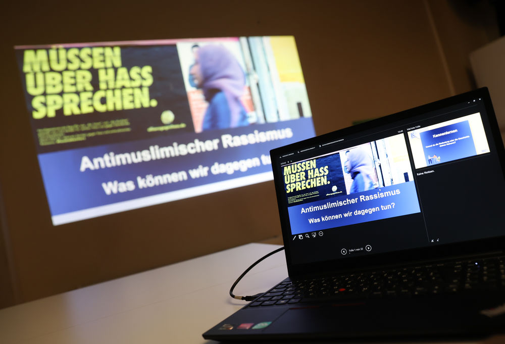 schule-ohne-rassismus4.jpg - Exit Racism - Couragiert gegen Rassismus schule-ohne-rassismus4.jpg - Exit Racism - Couragiert gegen Rassismus