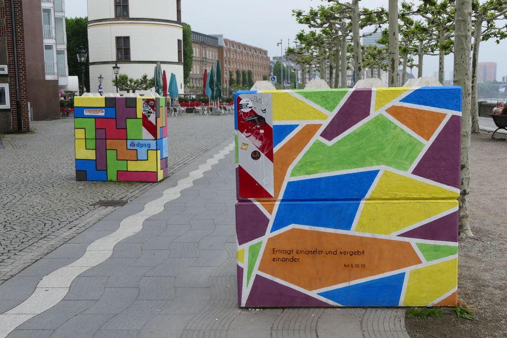 P1010295.jpg - Mit Liebe und Kreativität gegen den Terrorismus