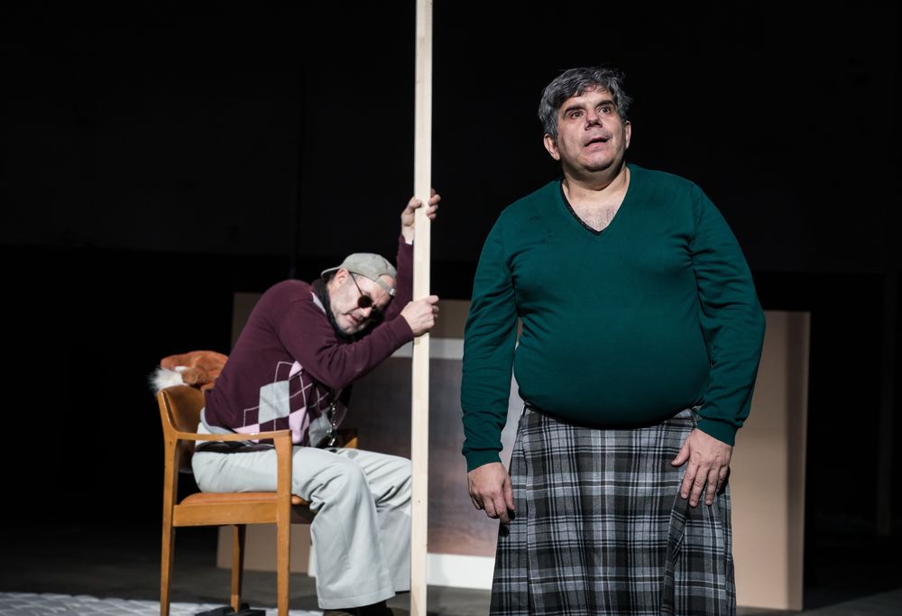 15142_son01916.jpg - Endspiel – Aussichtlose Warterei auf das Ende der Welt Auf dem Bild: Martin Reinke, Bruno Cathomas – Foto: Krafft Angerer