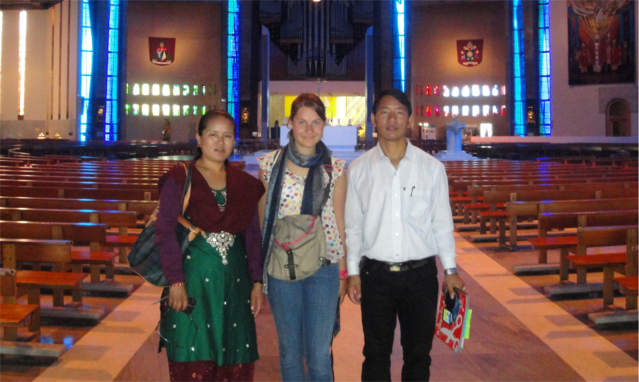 BildZis1.jpg - Reise-Stipendium: Lust auf Urlaub? - Larasofiaa Neue Bekanntschaften - ich habe auf meiner Reise zwei Lehrer aus Nepal getroffen. Larasofiaa