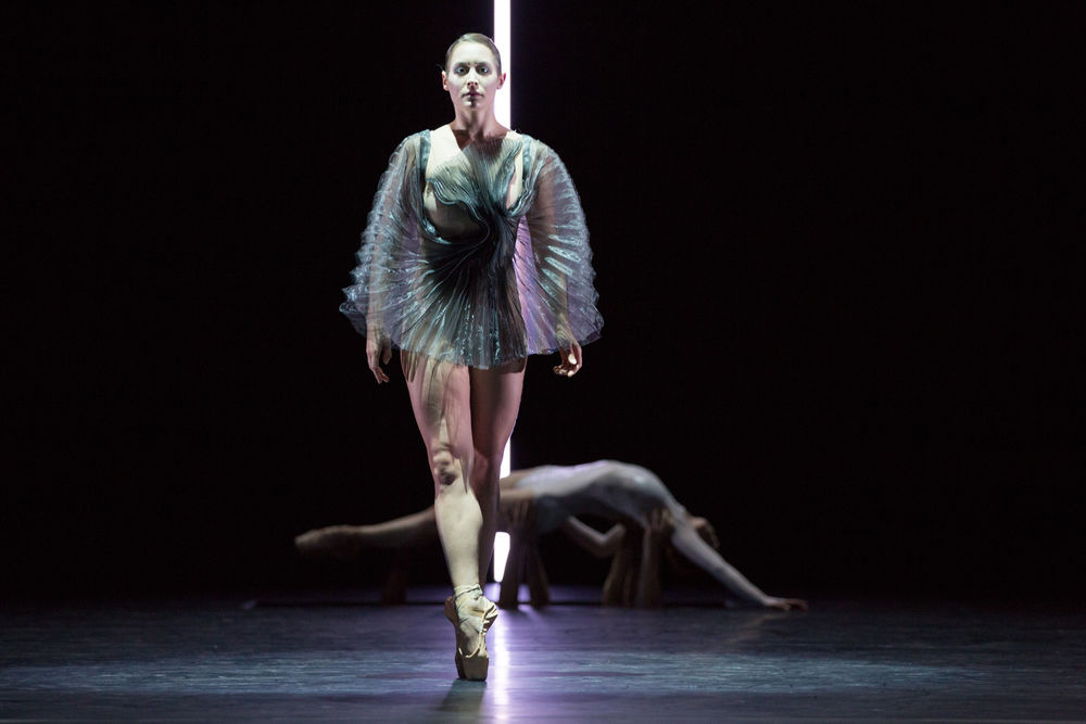 b39_Atmospheres_02_FOTO_Gert_Weigelt.jpg - b.39 – Das Ballett am Rhein zeigt sich atmosphärisch b39_Atmospheres_02_FOTO_Gert_Weigelt.jpg - b.39 – Das Ballett am Rhein zeigt sich atmosphärisch