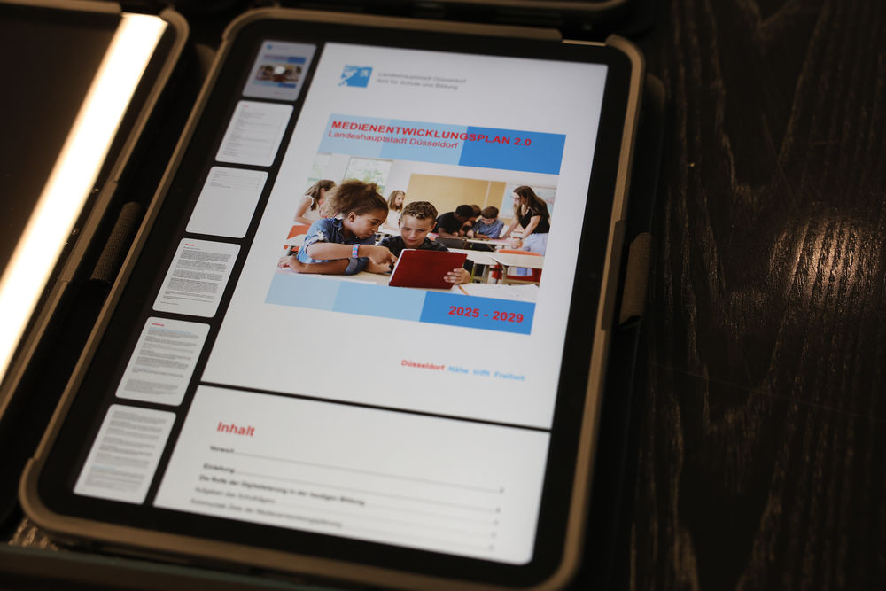 250129_MEP2.0_Zanin3.jpg - Düsseldorf bringt Digitalisierung an Schulen auf das nächste Level 250129_MEP2.0_Zanin3.jpg - Düsseldorf bringt Digitalisierung an Schulen auf das nächste Level