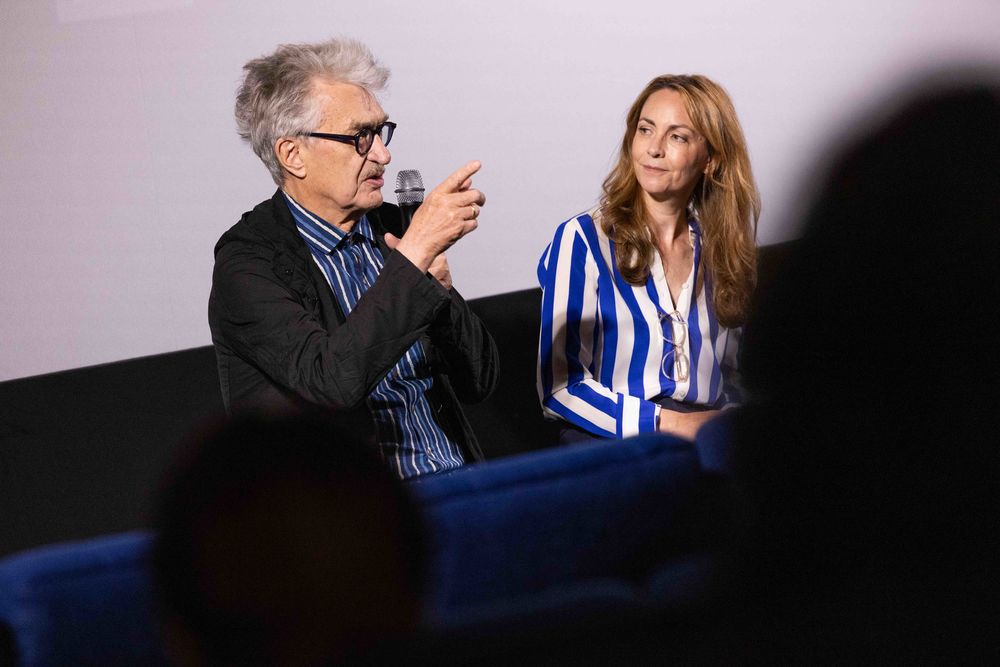 250627-Wim-Wenders-Filmbildungsprojekt3.jpg - Schüler*innen drehen eigene Filme – und diskutieren mit Wim Wenders 250627-Wim-Wenders-Filmbildungsprojekt3.jpg - Schüler*innen drehen eigene Filme – und diskutieren mit Wim Wenders