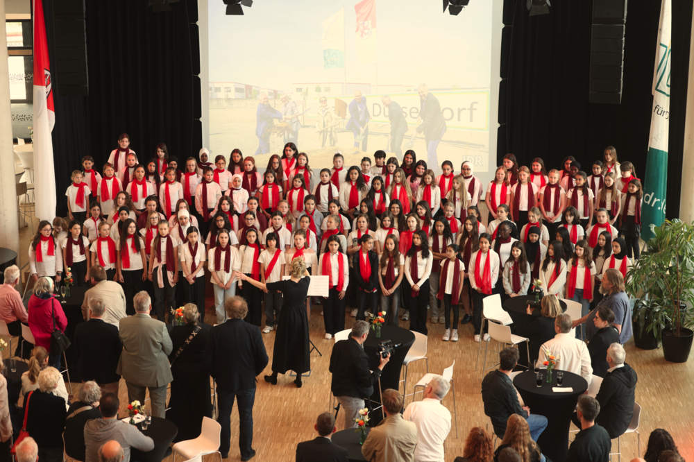 Screenshot 2025-05-26 092715.png - Schloß-Gymnasiums in Benrath eingeweiht