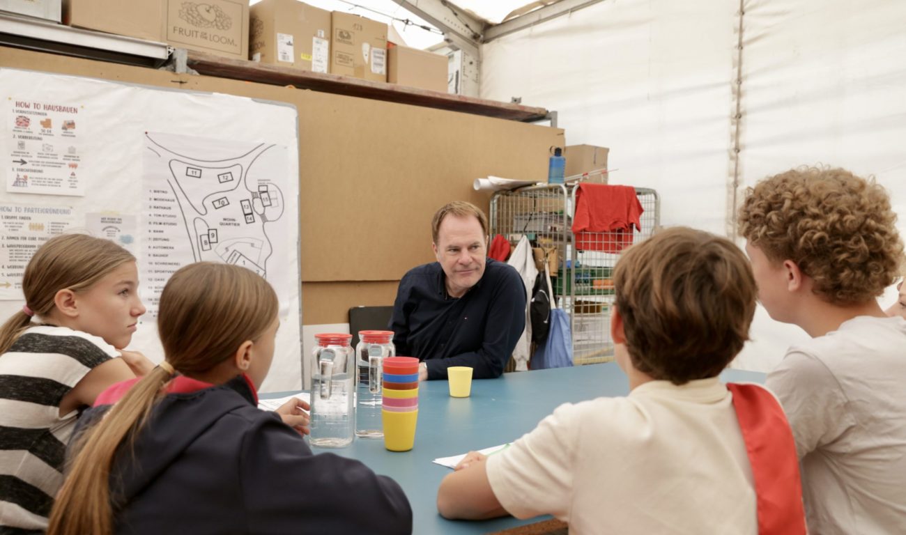 Im Rathaus des Düsseldörfchens. (Foto: Landeshauptstadt Düsseldorf / Ingo Lammert)