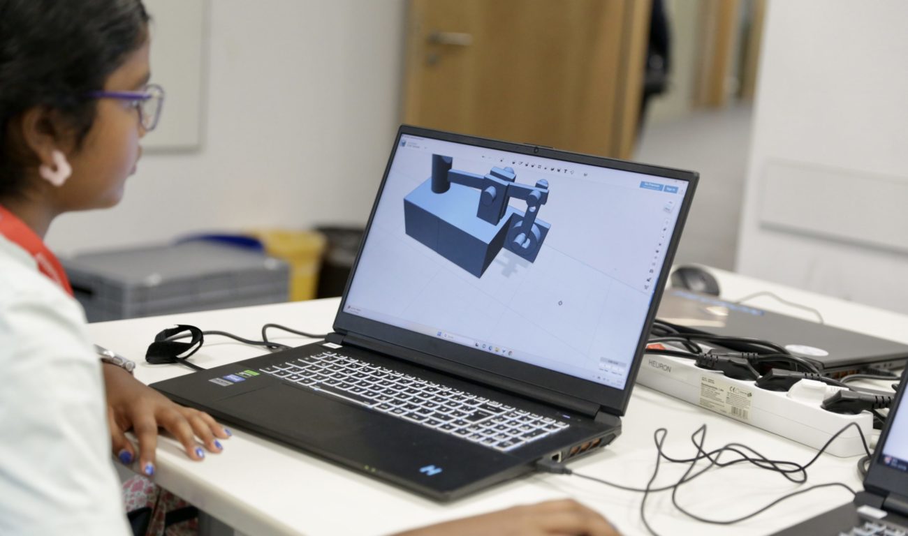 31.07.2025, StD Hintzsche besucht die Adventure School an der Lore-Lorentz-Schule, Foto: Landeshauptstadt Düsseldorf/Ingo Lammert