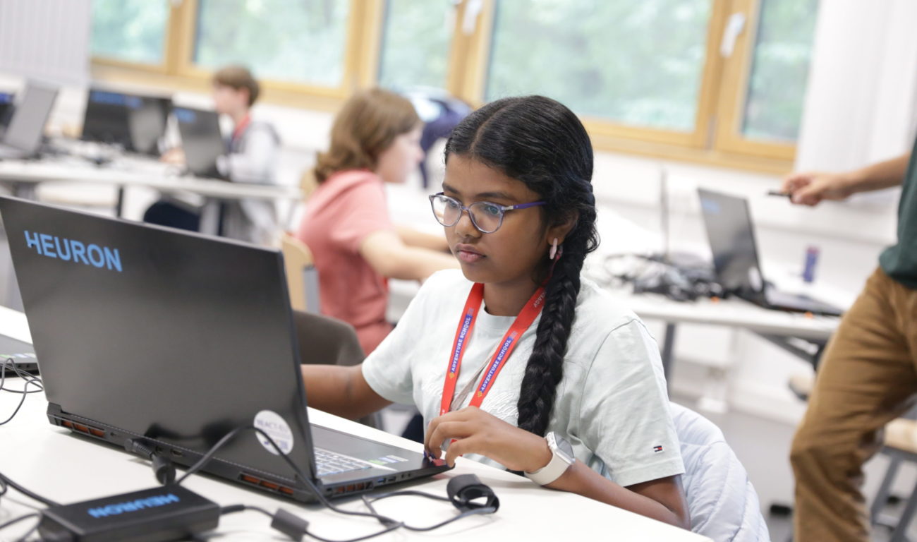 31.07.2025, StD Hintzsche besucht die Adventure School an der Lore-Lorentz-Schule, Foto: Landeshauptstadt Düsseldorf/Ingo Lammert