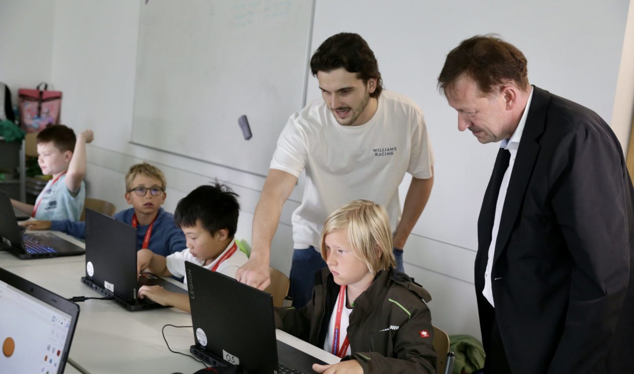 31.07.2025, StD Hintzsche besucht die Adventure School an der Lore-Lorentz-Schule, Foto: Landeshauptstadt Düsseldorf/Ingo Lammert