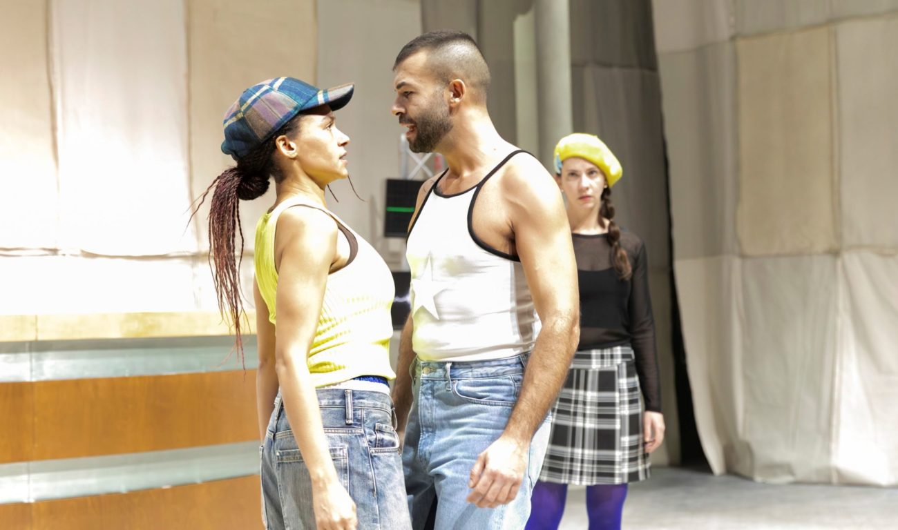 The Drop Auf dem Bild: Ayla Pechtl, Cem Bingöl, Eva Maria Schindele (Foto: David Baltzer)