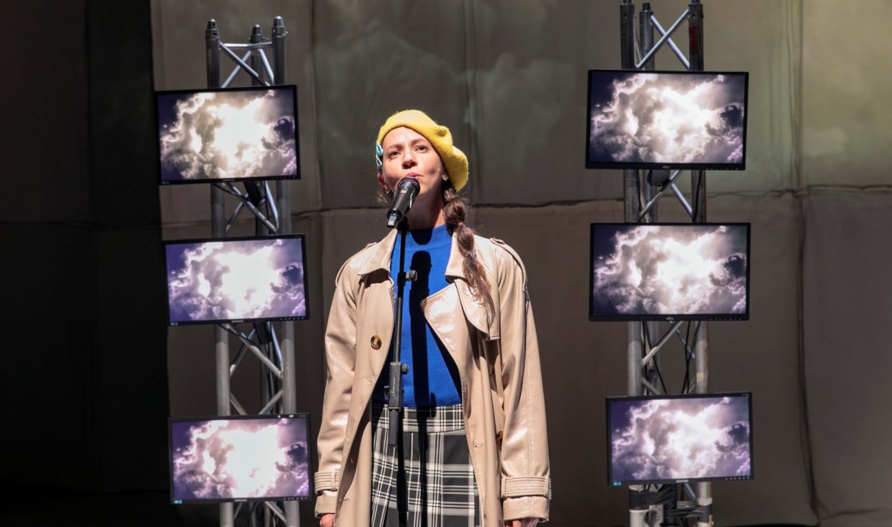 The Drop Auf dem Bild: Eva Maria Schindele (Foto: David Baltzer)