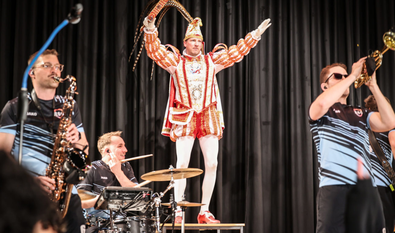 Prinzenpaar bringt Karneval in die Schulen 2006 (Foto: Landeshauptstadt Düsseldorf/Melanie Zanin)