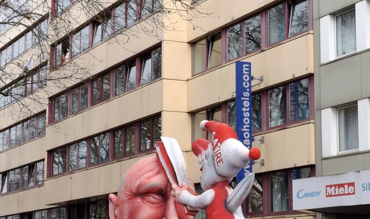 Rosenmonztagszug 2026 Mottowagen Tilly Trump (Foto: youpod.de)