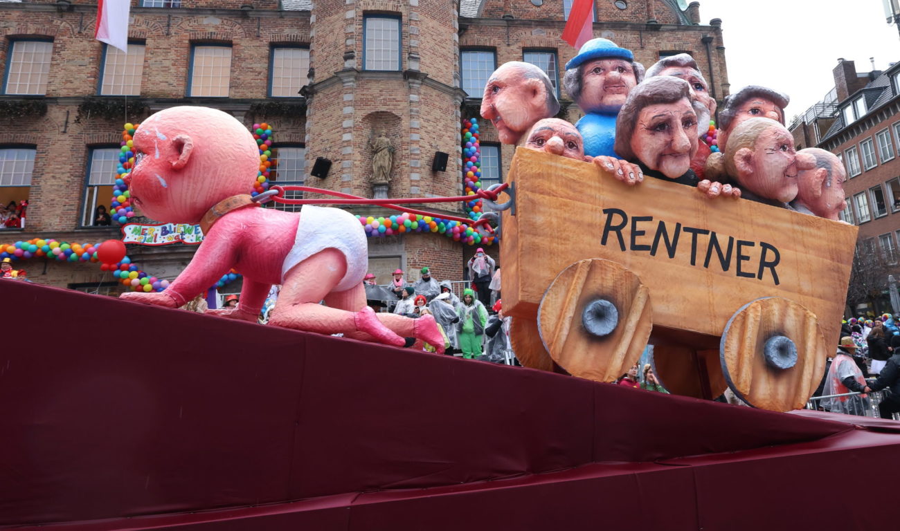 Rosenmontag 2026(1) Mottowagen Karneval archiv (Foto: Landeshauptstadt Düsseldorf/David Young)